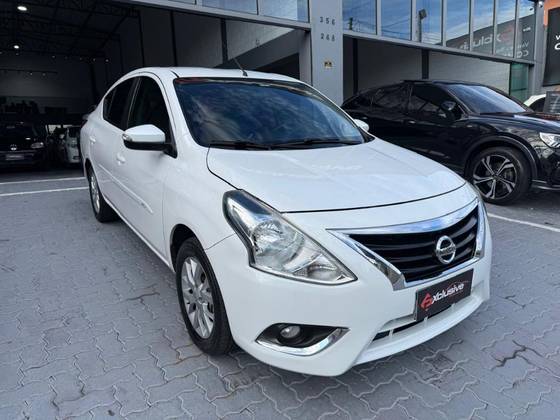 NISSAN VERSA 1.6 16V FLEXSTART SV 4P XTRONIC NISSAN VERSA 1.6 16V FLEXSTART SV 4P XTRONIC